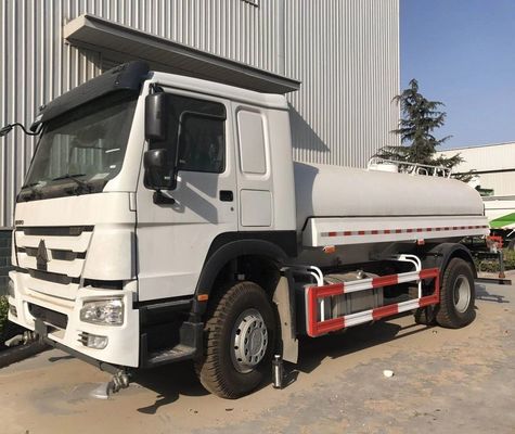 ভালো দাম সিনোট্রাক 4X2 5CBM জল বিশেষ যানবাহন ট্রাক ম্যানুয়াল ট্রান্সমিশন টাইপ 10 টন নামমাত্র লোড অনলাইন